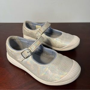 Stride Rite 13 WIDE Reagan Mary Jane Flat - Iridescent / Silver